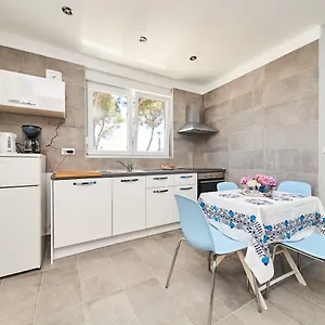 Apartman Mirna, Umag